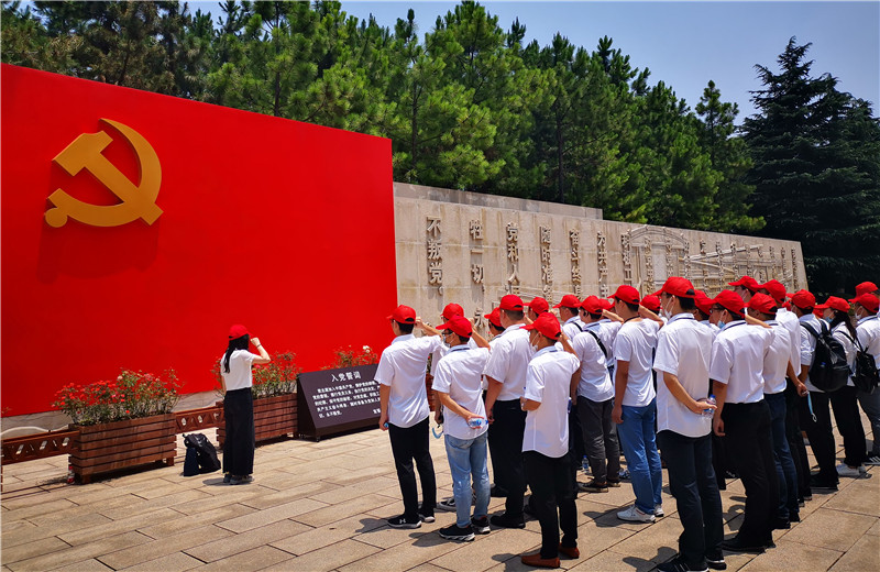2020年6月30日，中天三建党支部组织上海区域、苏南分公司全体党员及部分流动党员、预备党员、入党积极分子等40余人赴嘉兴南湖开展“七一”主题党建活动。
