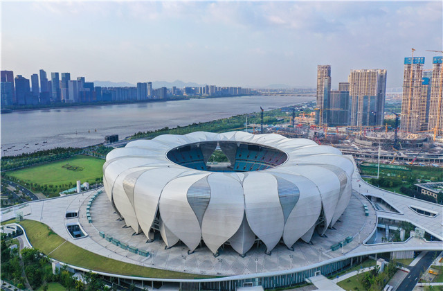 杭州日报专版——《铭刻时代印记：从杭州亚运“大莲花” ，看中天的“每建必优”》