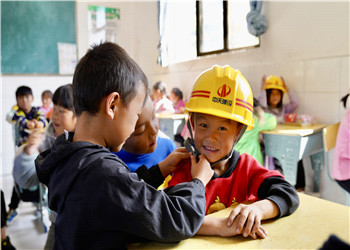 中天红，点燃乡村教育的星火！